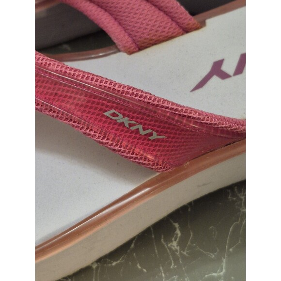 DKNY Women's Pink Thong Flip Flop Sandals,Size 8 - Picture 3 of 4